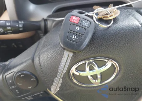 2017 Toyota Rav4 Xle z USA, uszkodzony, nr VIN 2T3RFREV5HW563387